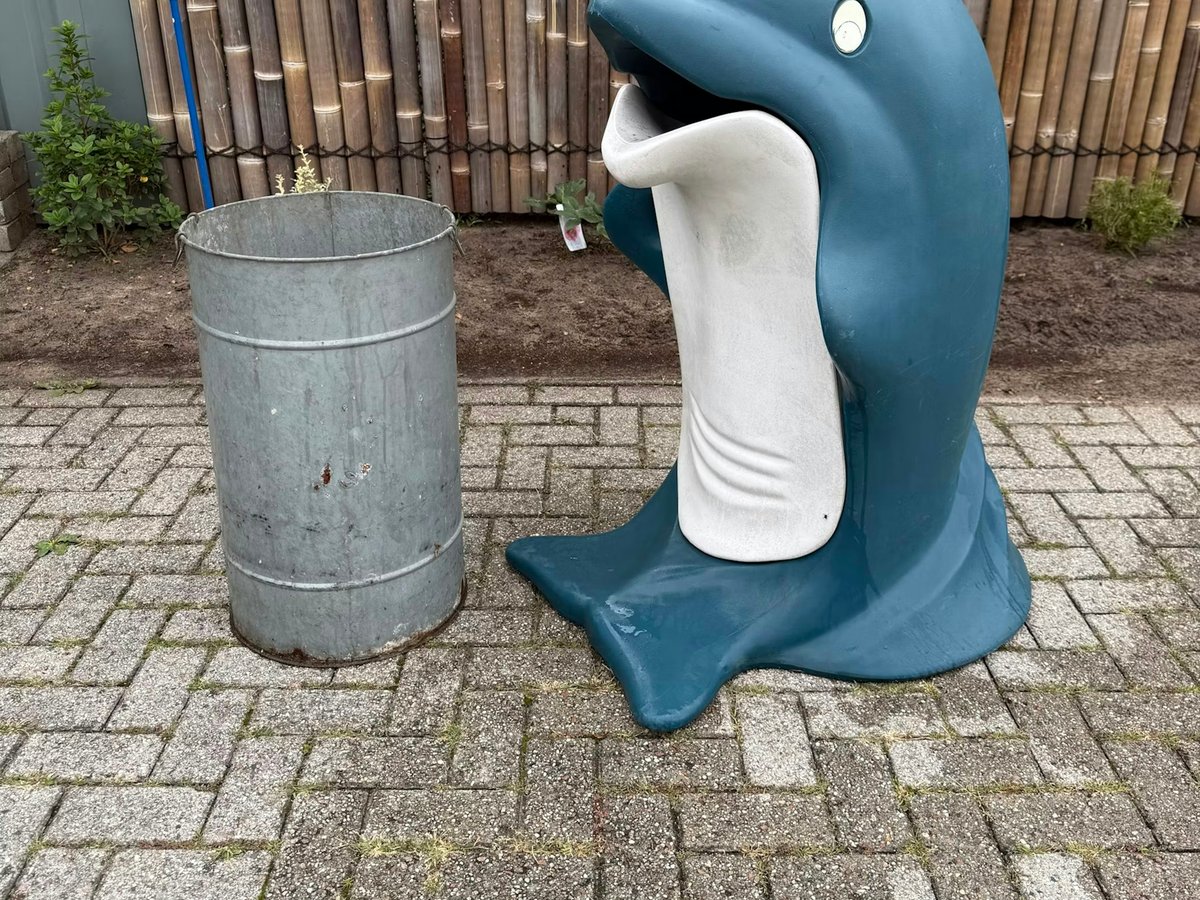 Afvalbak dolfijn attractie thematisering