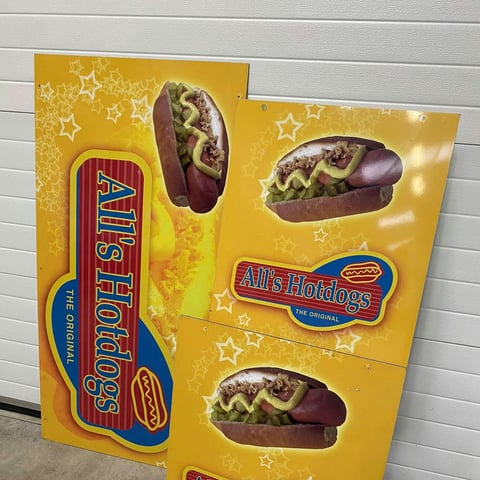 Set van 3 All's Hotdogs panelen uit Duitse verkoopwagen