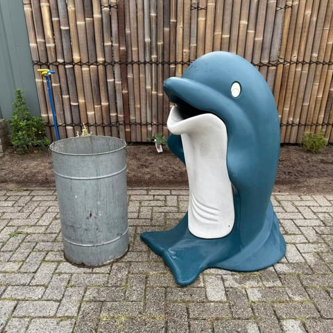 Afvalbak dolfijn attractie thematisering