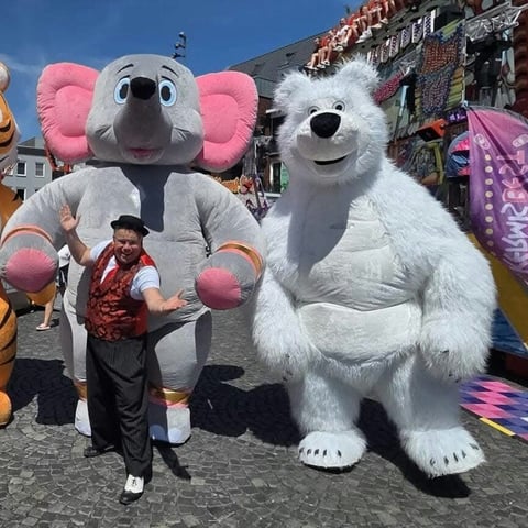 Mega giant walking dolls, photo 1