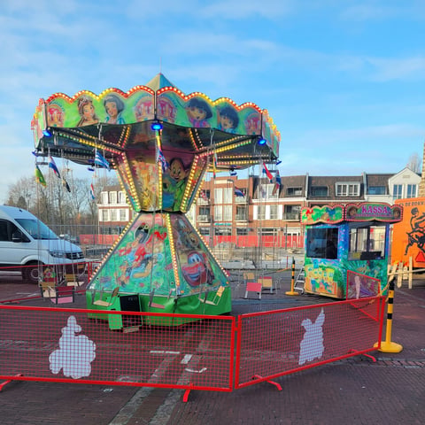 Unieke Kinderzweefmolen, foto 2